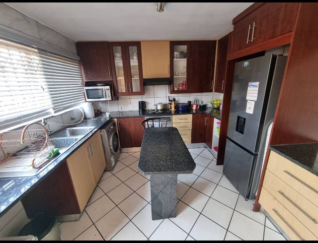 2 BEDROOM APARTMENT FOR SALE IN FLORENTIA